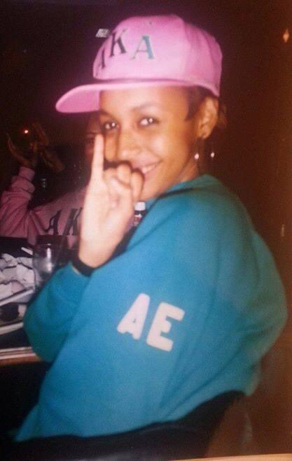 LoveThePuck's tweet image. It’s my AKAversary! I've made lifetime bonds that I will always cherish. More than just colors &amp;amp; letters, Alpha Kappa Alpha Sorority, Inc., is everything. Here's to more years of “Service To All Mankind" #AKA1908 #SilverStarSoror #AEMade #SkeeWee #Spring94 #4 #Chipmunk #VSU 💗💚