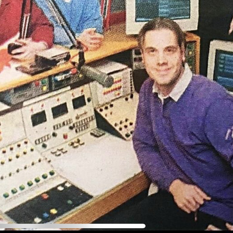 JimDavisOnAir's tweet image. Happy #WorldRadioDay! I started out 25 years ago &amp;amp; I’m thankful every day to earn a living doing something I love. Today I did Breakfast on #MagicSoul, a brief appearance on BBC Radio Bristol, lunch @MagicAtMusicals &amp;amp; I’ll end the day on #MellowMagic! Thanks for listening! Jim x
