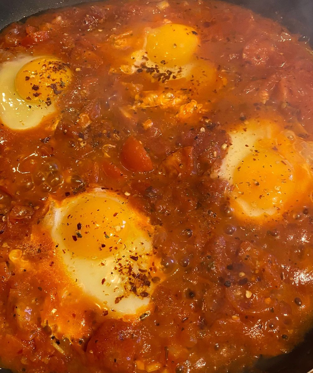 LILGSPOT's tweet photo. Lazy Grazy Sunday 🤍🖤🤍 
Eggs In Purgatory @Nigella_Lawson https://t.co/1c2OT9Hojt