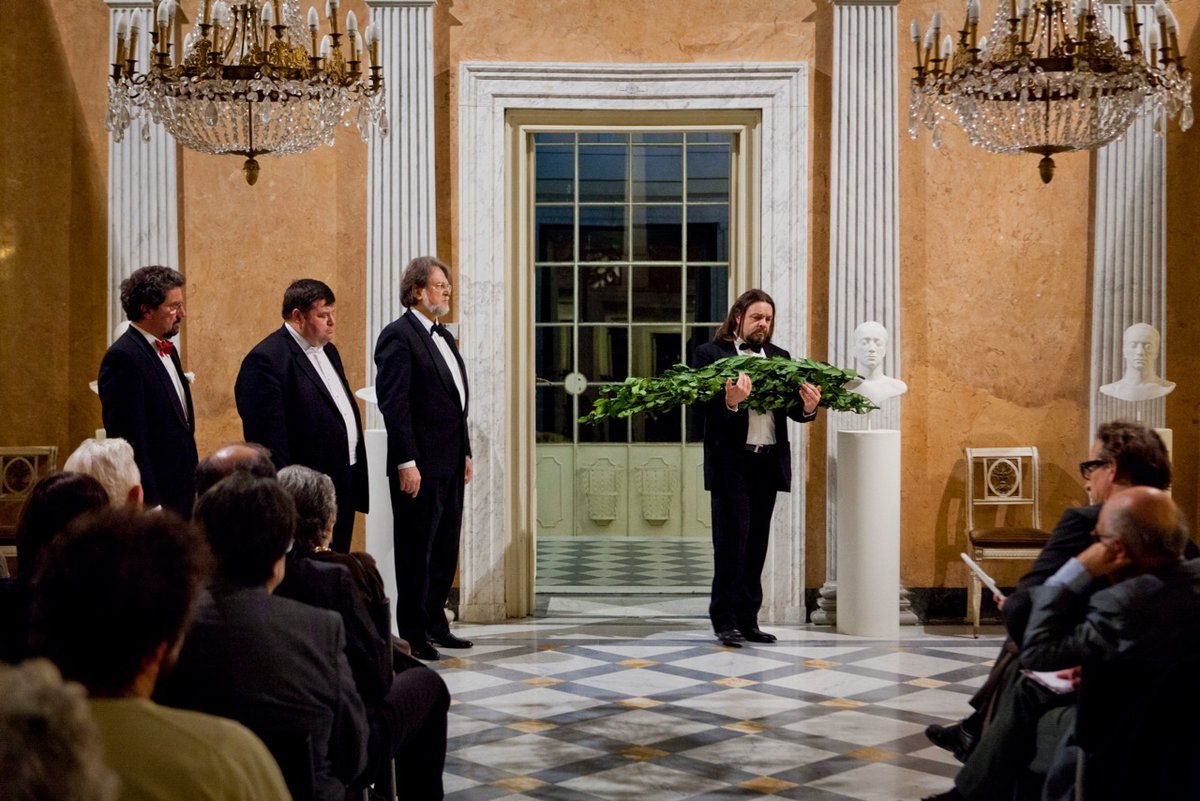 FlavioColusso's tweet photo. VENEZIA 13febbraio1883 "Il mondo pareva diminuito di valore" (G.d'Annunzio #ilfuoco). Corteo funebre da "Il Lauro del Gianicolo: morte di Riccardo Wagner a Venezia" di #flaviocolusso (2013) #laurodelgianicolo #richardwagner #gabrieledannunzio  https://t.co/QcgE5ysdnc https://t.co/hcwp5KHOAQ