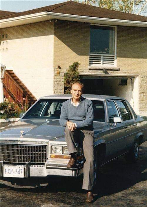 "Büyük davalar, acıların arasında doğar ve rehavetin tam ortasında ölür..."
                Aliya Izetbegoviç