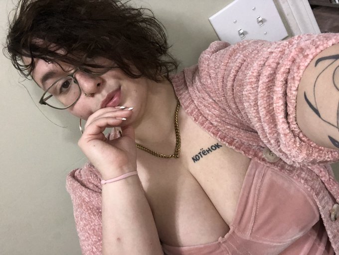 Pretty in pink 💘 https://t.co/XLb3KNSxlY<a href="/tag/bdsm"class="tags"><span>#bdsm</span></a><a href="/tag/fetish"class="tags"><span>#fetish</span></a><a href="/tag/curvygirl"class="tags"><span>#curvygirl</span></a><a href="/tag/findom"class="tags"><span>#findom</span></a><a href="/tag/femaleworship"class="tags"><span>#femaleworship</span></a>