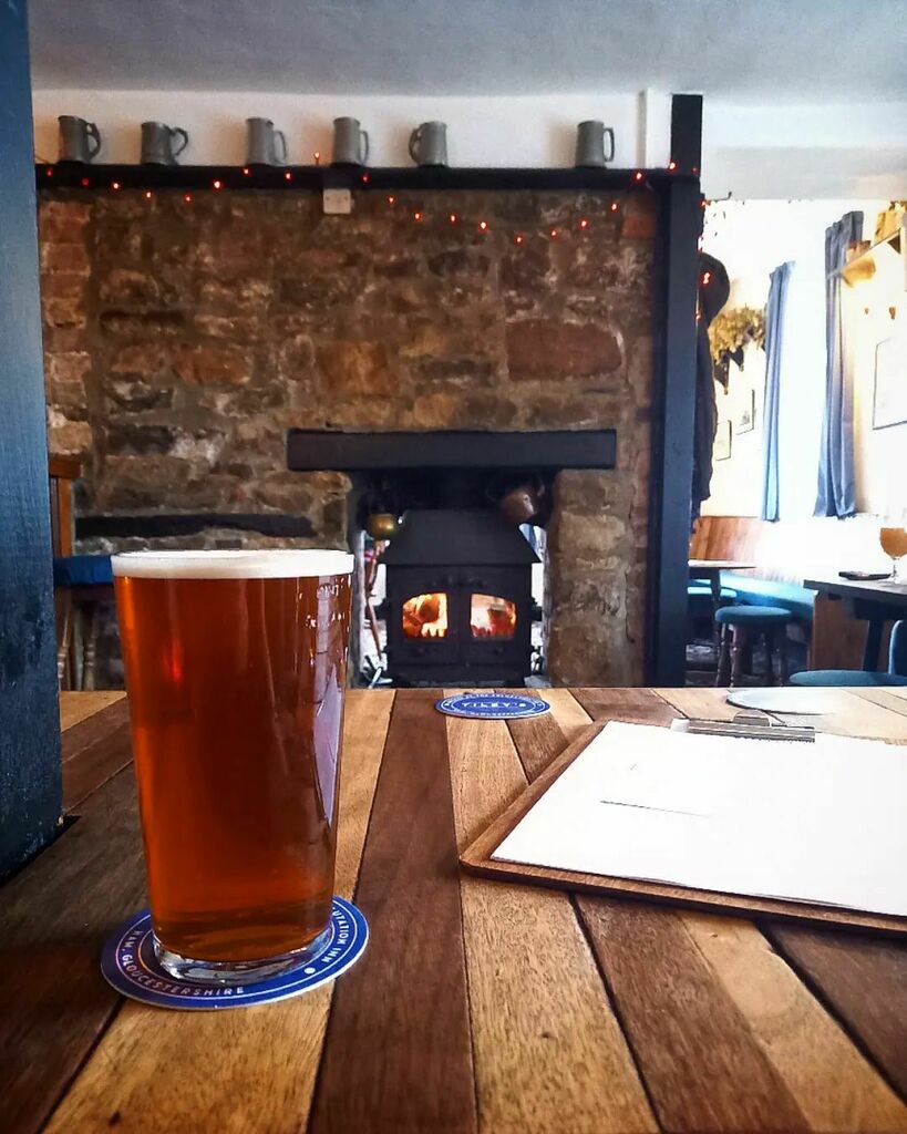 TimeAtTheBarPod tweet media