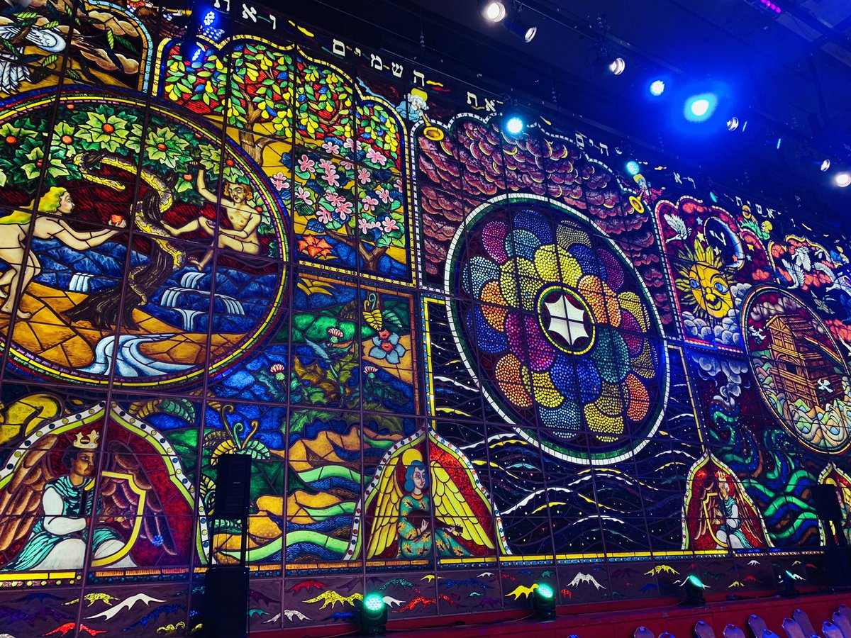 京都KBSホールのステンドグラス、 とても綺麗で沁みました✨