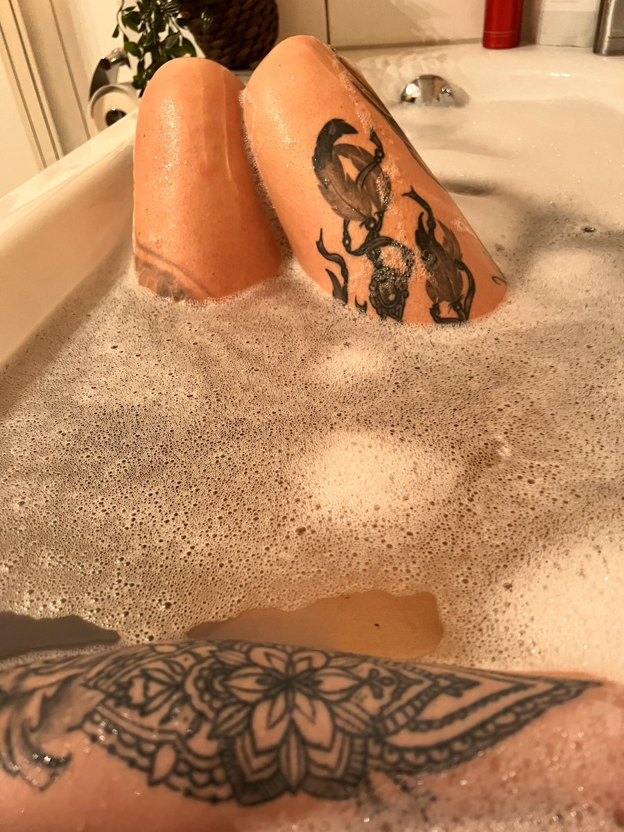 Leandrafoxx_ink's tweet photo. New Post on #onlyfans 
Do you like 👣? https://t.co/XaFt4aav4r