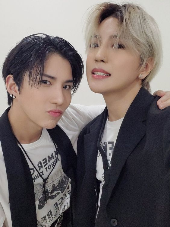 choicecafe_'s tweet photo. // food
This is an order for @lollipoplegend_💕

The note says "Happy Valentine's Day, I love being your friend so much. Enjoy your date"

Enjoy hot chocolate and cupcakes with Donghun and Sehyoon💕

@official_ACE7 | #에이스 https://t.co/7R8dAarqiT