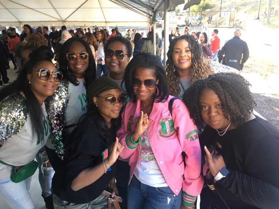 tonya_gi's tweet image. It’s my 28th AKAversary! So excited to share this day with my beautiful line sisters. @LoveThePuck #Spring94 #AEMade 💗💚