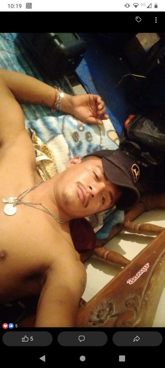 Michael77171665's tweet photo. Mau De Cruz 
Este es bien mayate casado 
Coje x $150 
No está guapo 
Pero tiene una vergotota gruesa y grande  como de 22 c 
#MayatesMoros https://t.co/WAQ9JBTk18