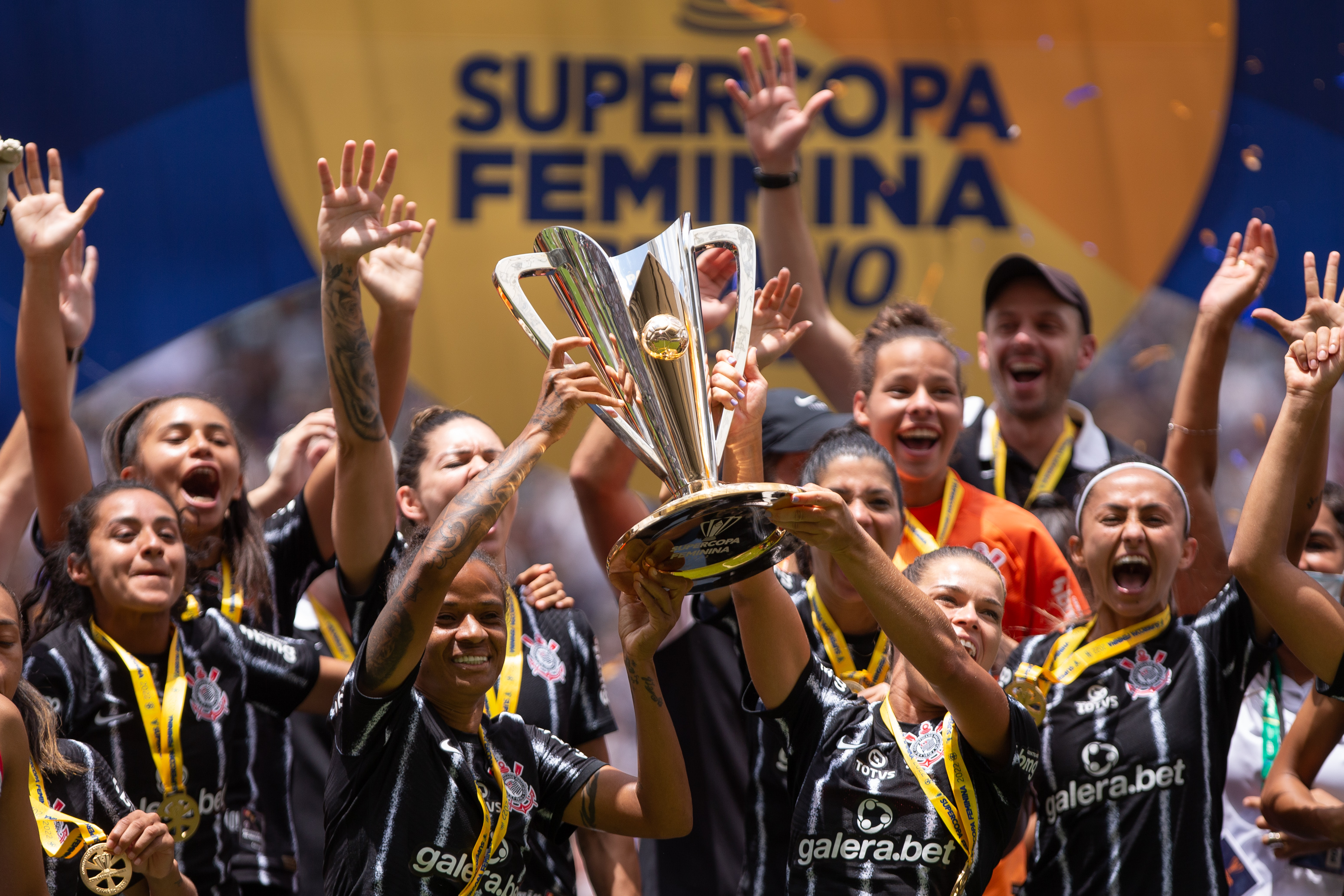 Brasileirão Feminino Neoenergia on X: O ano de 2022 será de significativas  mudanças para o futebol feminino brasileiro. Confira detalhes das três  divisões do Campeonato Brasileiro do ano que vem. #BrasileiraoFeminino 🇧🇷
