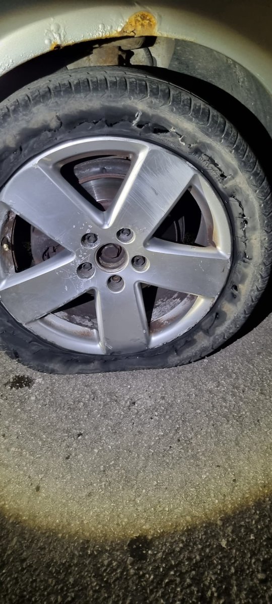 DerbyshireRPU's tweet photo. Somercotes. Driving around without a care in the world on a completely destroyed tyre normally only means one thing - drunk. Also on cloned plates attempting to hide no licence or insurance. Arrested and charged. #Fatal4 #OpSublime https://t.co/Q6zzV5CcxR