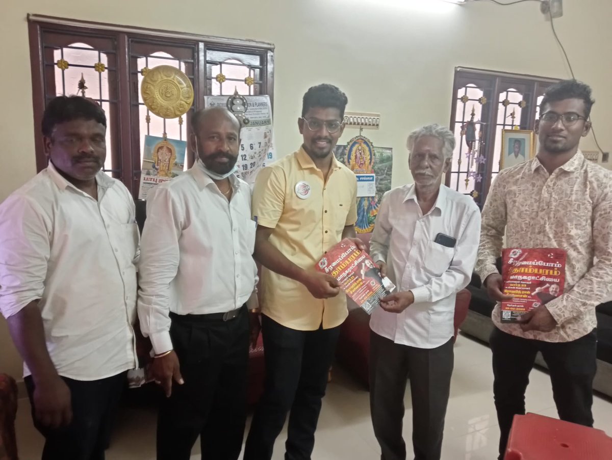 rohitraaj123's tweet photo. Did not expect such a warm Welcome ! Thank you so much to the People of ward 23 .. it adds more responsibility and we will do the best for the society @imayilvagan @maiamofficial @ikamalhaasan #mnmcandidate
#VoteForTorchLight https://t.co/NNJ2Lu5ltR