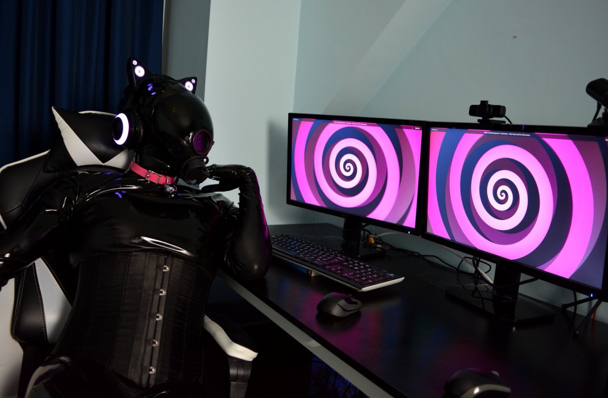 5762 :: Just catching up on the latest programming ~