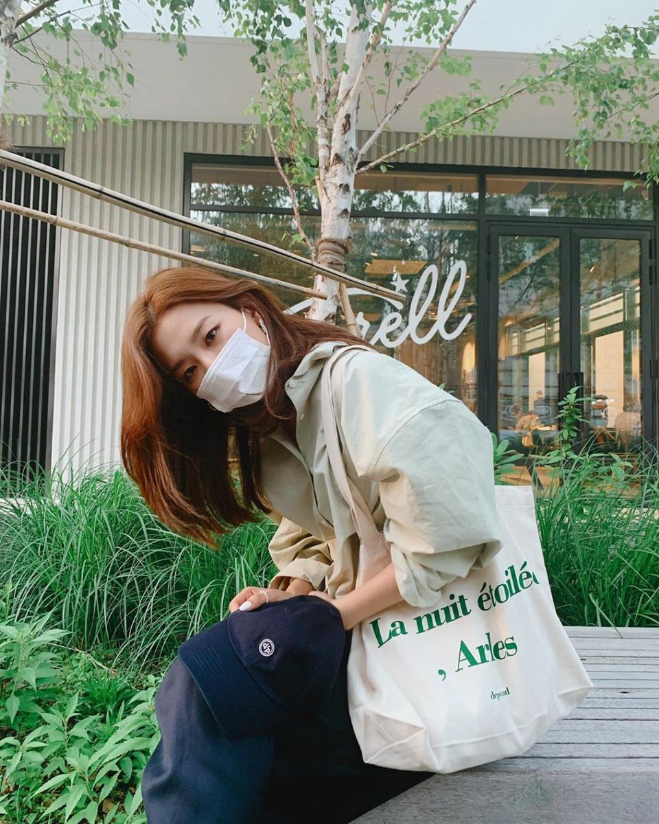 seulgikpics's tweet photo. my beautiful valentine ♡ https://t.co/ud0NKXWiXR