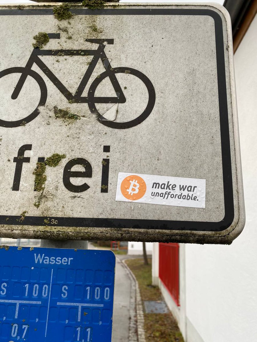 BITCOIN STREET ART tweet media