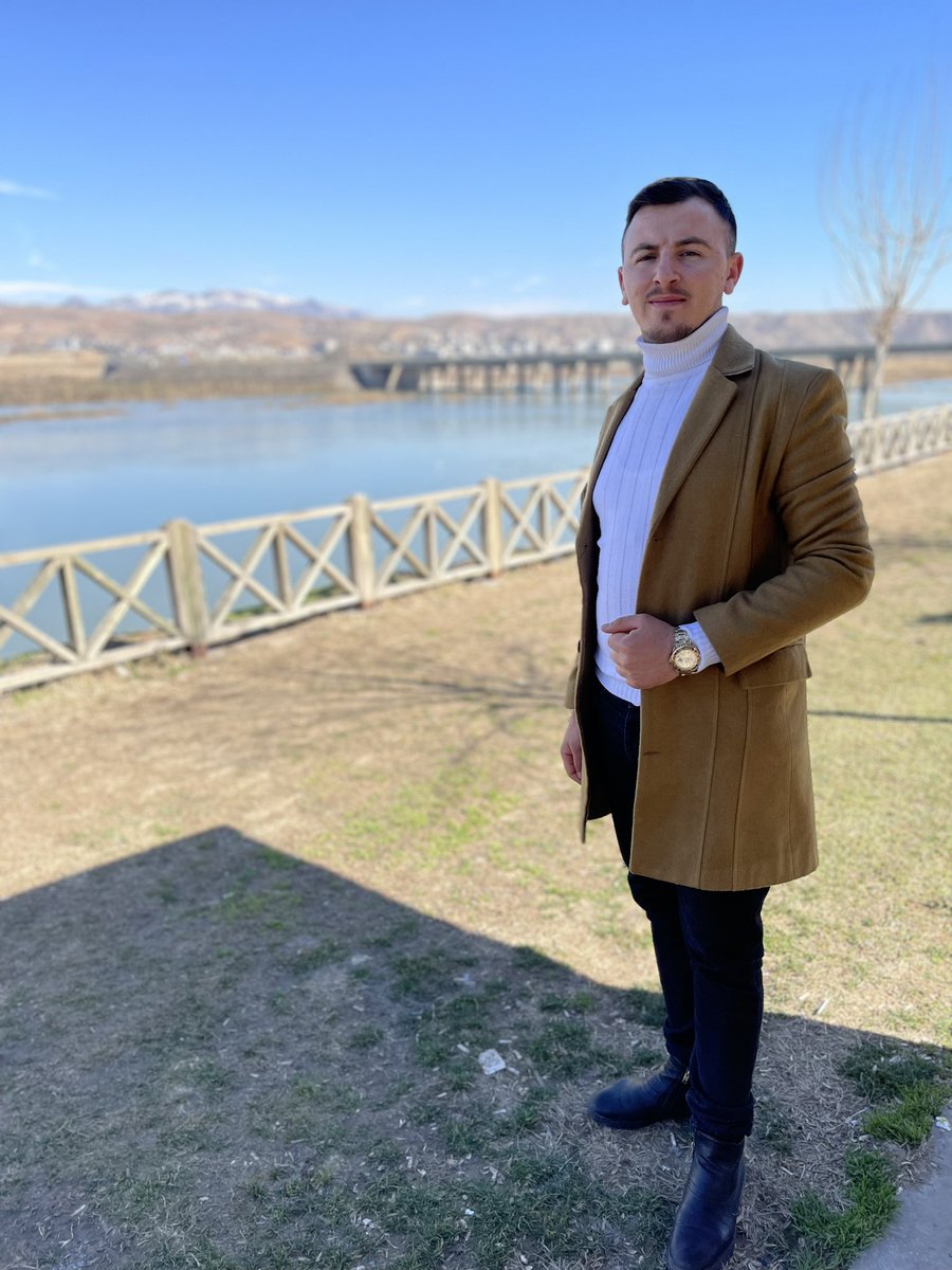 yakup3773's tweet photo. Mütevazi yaşamak en büyük şöhrettir. Sen susarsın, asaletin konuşur 🙏🏻💜 https://t.co/F6sDHLEmfN