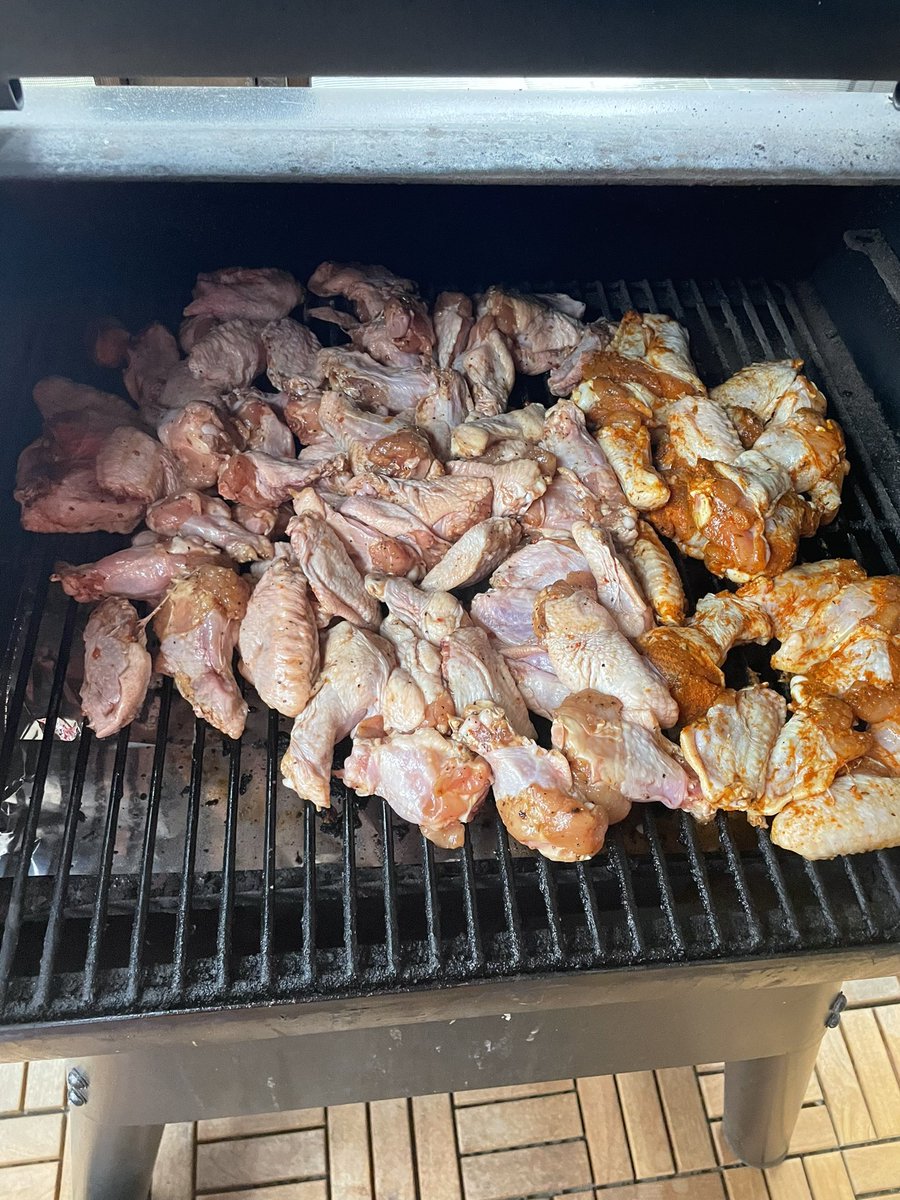 CoachRyanDavis's tweet photo. Brisket is resting in the @YETICoolers ✅ Onto Round 2 on @TraegerGrills. #SlowRolling https://t.co/0xbsH7xhgV