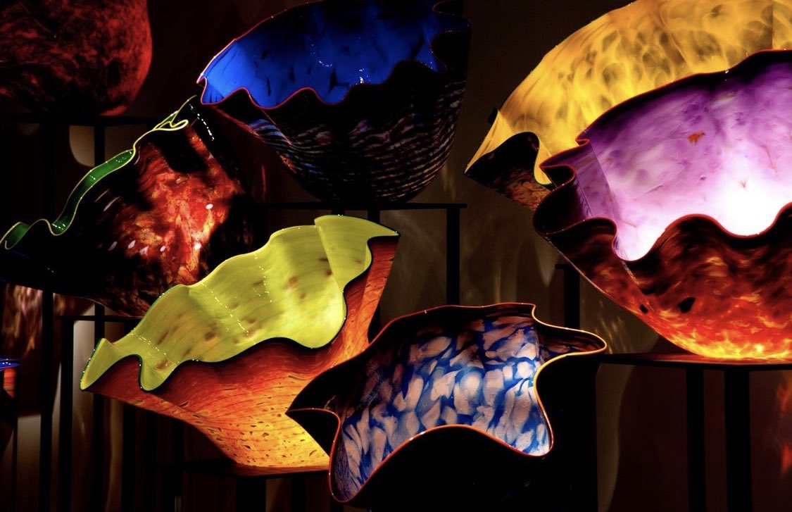 @Philbrook @LACMA @McNayArt @MFAH @GettyMuseum @walkerartcenter @HighMuseumofArt @frickcollection @SmithsonianNMAI @crystalbridges @corningmuseum @theamoncarter @DaytonArt @DallasMuseumArt @artinstitutechi @TheHuntington @mfaboston Here’s a few of our favorite @ChihulyStudio Super Bowls! #okcmoa