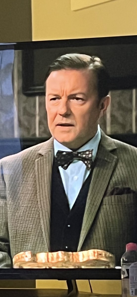 QuantrillJulia's tweet photo. @rickygervais u never age !!!!  Night at the Museum 3 . Beard or no beard ?? https://t.co/YpfyspAhiV