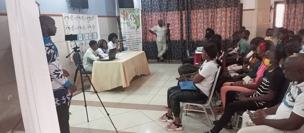 Children4peaceC's tweet photo. The launching of the phase 2 of the project #SilencetheGuns gathered 130 children and young people (60 physical presence and 70 online participation from various African countries) aged 12-20 years Old . Several community radio, newspapers and televisions attended the event. https://t.co/4AbuuwLAJA