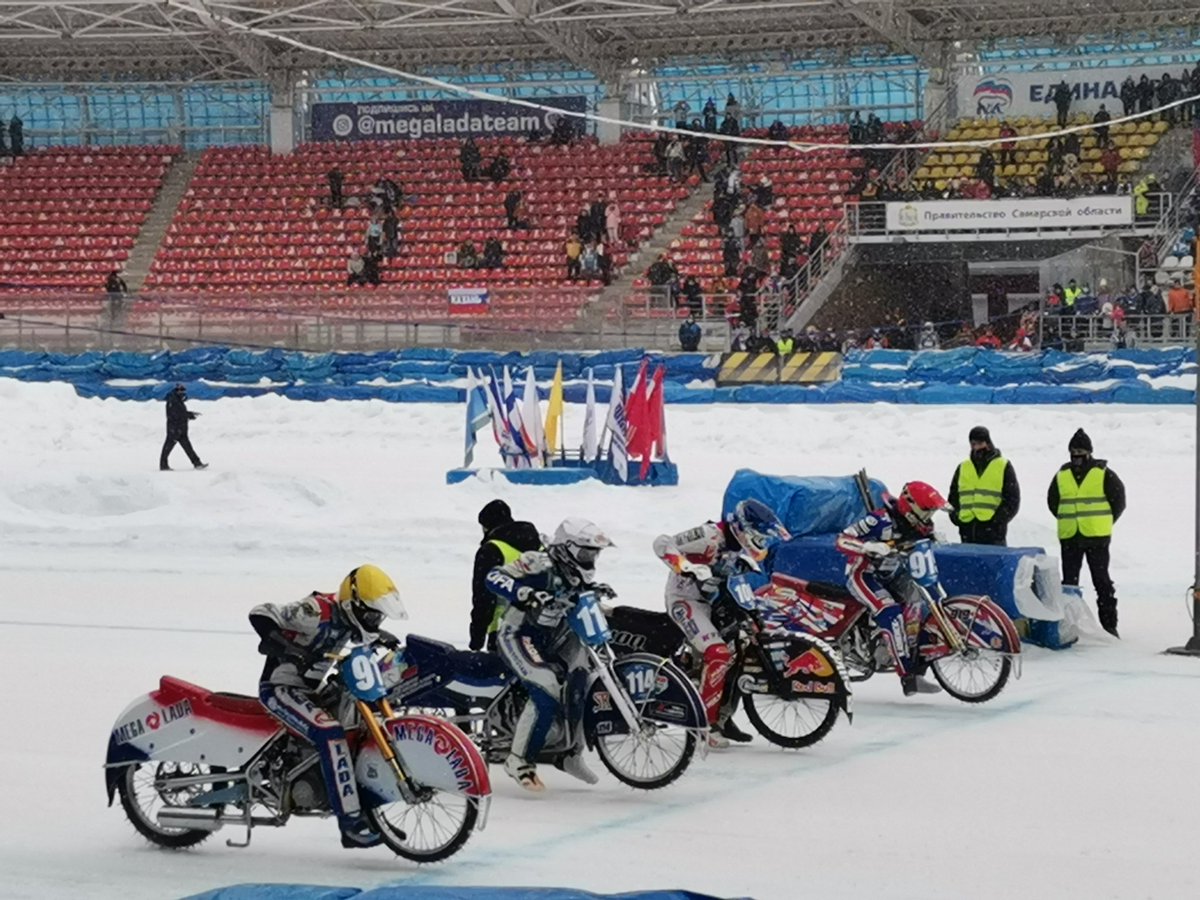 LarsSergeeva's tweet photo. ICE SPEEDWAY
WORLD CHAMPIOSHIP 2022
СТК им. Степанова
Личый Чемпионата мира по мотогонкам на льду.
Яркая борьба, незабываемые впечатления, мужество спортсменов, травмы, слёзы переживаний, радость Победы! 
На пьедестал два дня поднимались только российские спортсмены! 
СПАСИБО! https://t.co/etXr4fQL41