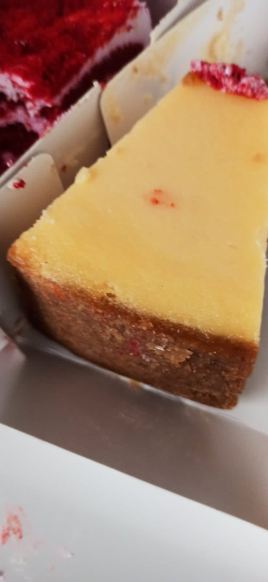 swegysuga's tweet photo. @swiggy_in
I have recived stinking old foodIt was sour, tasted like bad rotten foodI wrote complaint in app also, but no positive response from the team in email alsoI did not pay this amount to recive old food...which is not freshORDER #127810179940 https://t.co/bJuaE4euX5