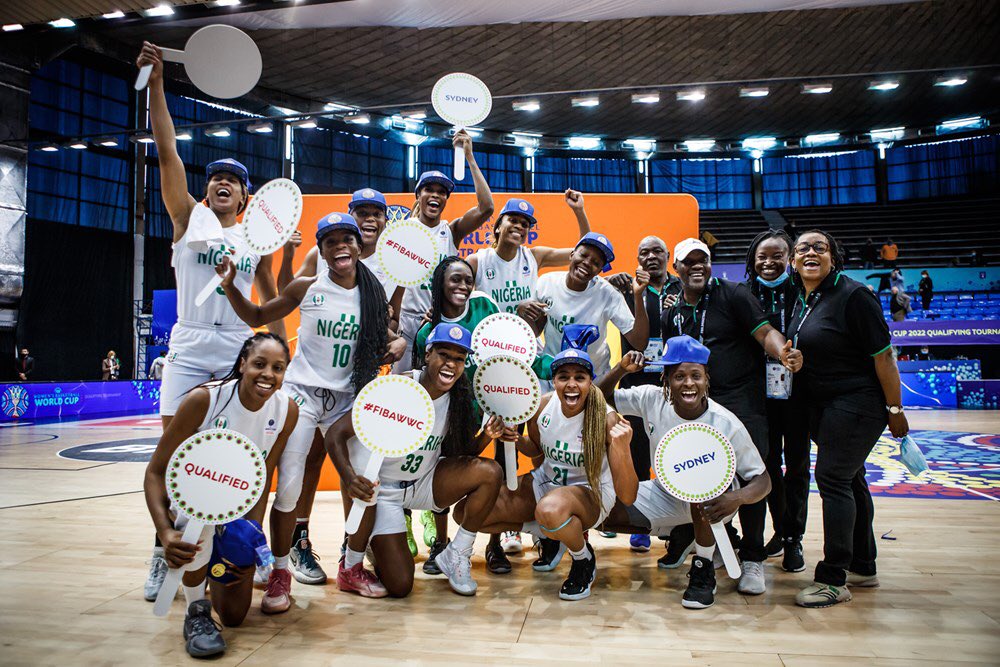 obenaengc's tweet photo. Nigerian Basketball Stars D'Tigress off to Female Basketball World Cup in Australia

#damabhisports https://t.co/y5pNkmiKmp