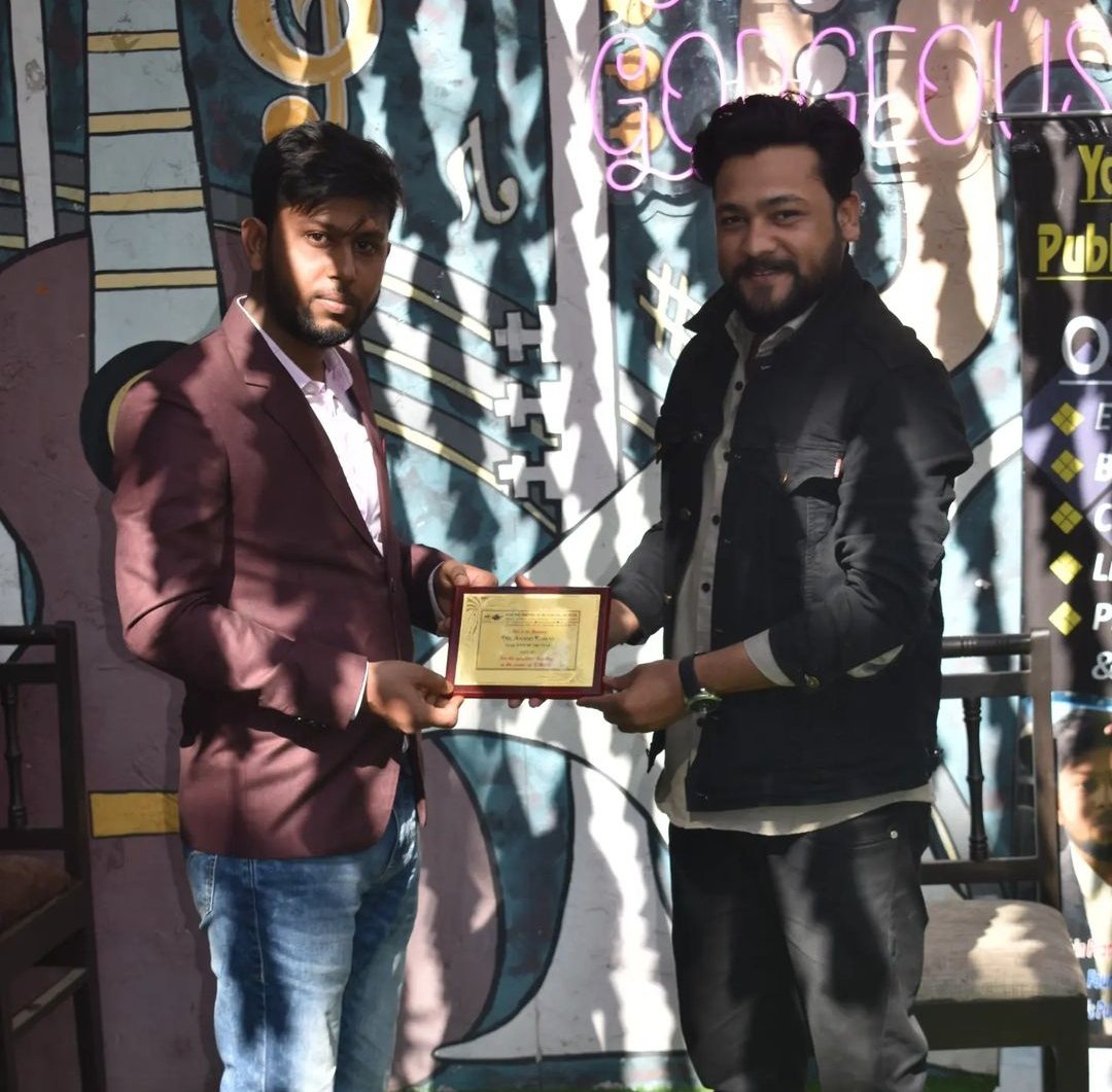Youngmindshouse's tweet photo. In Our Today's Open Mic Event we Honour Some of Our Star Performer and STAR Host 
It was lovely Event Today
Thank You Bhopal ❤️ for your love and Support
#event #successful #honoured #StarPerformer #starhost #Bhopal #participants #Audiences #ThankYou #love #support #keeploving https://t.co/8oZCfukF3z