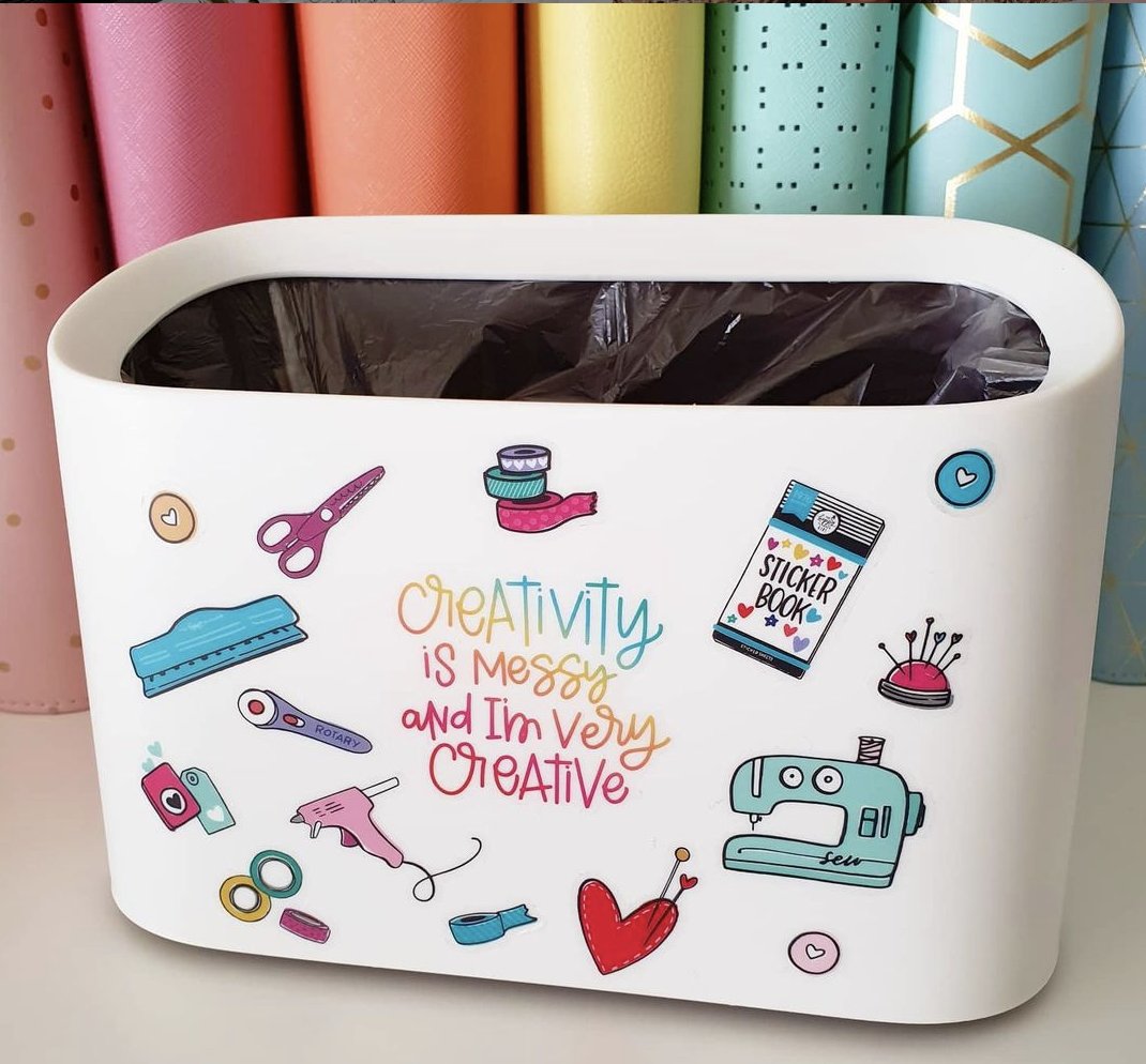 LotsaStyle's tweet photo. Creativity is messy and I'm very creative ❤️
- @stationery.happiness 

Decorate it with stickers to look more impressive! 

#lotsastyle #lotsatrashcan #craftroom #iamahappyplanner #thehappyplanner #planneraccessories #planning #desksetup #deskorganization #plannerstickers https://t.co/cdyjDR4ob3