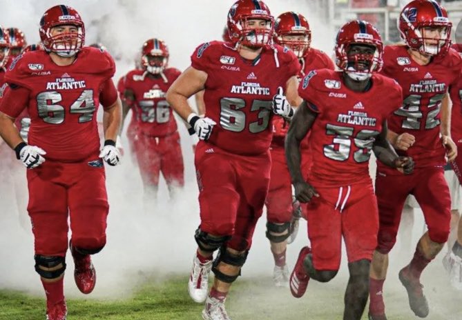 BobWashington0's tweet photo. After a great talk with @coachdavidkelly I’m am blessed to receive a offer from @FloridaAtlantic #GoOwls 
@CoachDgip @_RodIssac @JuniorRosegreen @Rivals https://t.co/PFNrXA2tXg