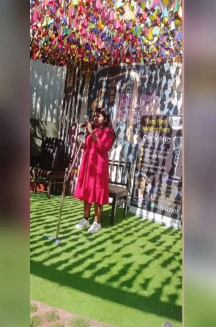 Youngmindshouse's tweet photo. In Our Today's Open Mic Event we Honour Some of Our Star Performer and STAR Host 
It was lovely Event Today
Thank You Bhopal ❤️ for your love and Support
#event #successful #honoured #StarPerformer #starhost #Bhopal #participants #Audiences #ThankYou #love #support #keeploving https://t.co/GXbg94moXu