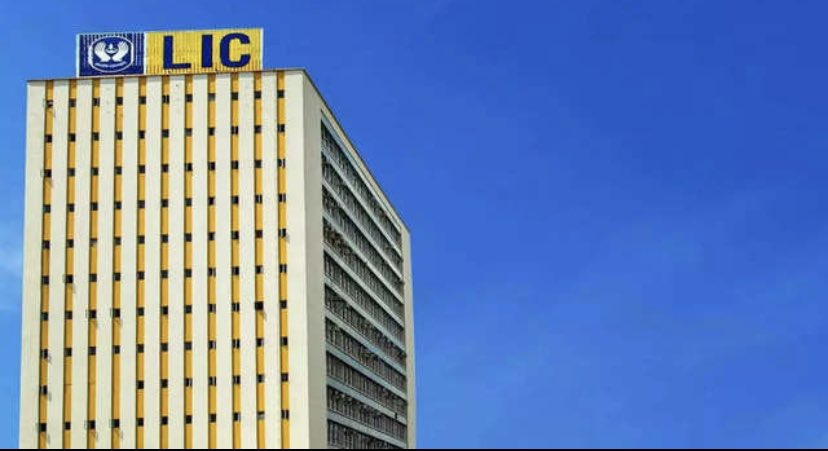 vitt_msi's tweet photo. LIC DRHP: Equity investments valued at Rs 9.78 lakh cr, double since March 2020

#LIC #LICIPO #Investment https://t.co/2RBFL5aKLs