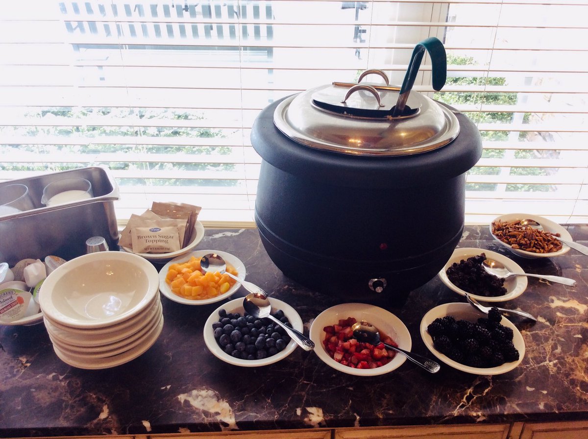 ChefWardzala's tweet photo. Sunday brunch is back @MeadowsKalida! @nolafoodguy @ChefRenee5402 https://t.co/lbWvF58ghx