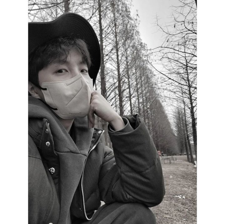 hejinseok's tweet photo. jung hoseok, pq tão pitico? https://t.co/F6EVxPrHke