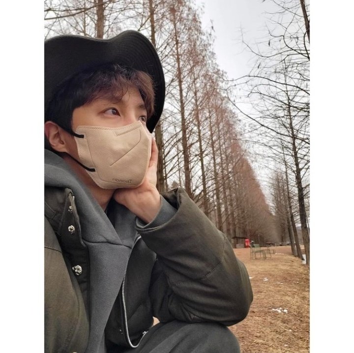 hejinseok's tweet photo. jung hoseok, pq tão pitico? https://t.co/F6EVxPrHke