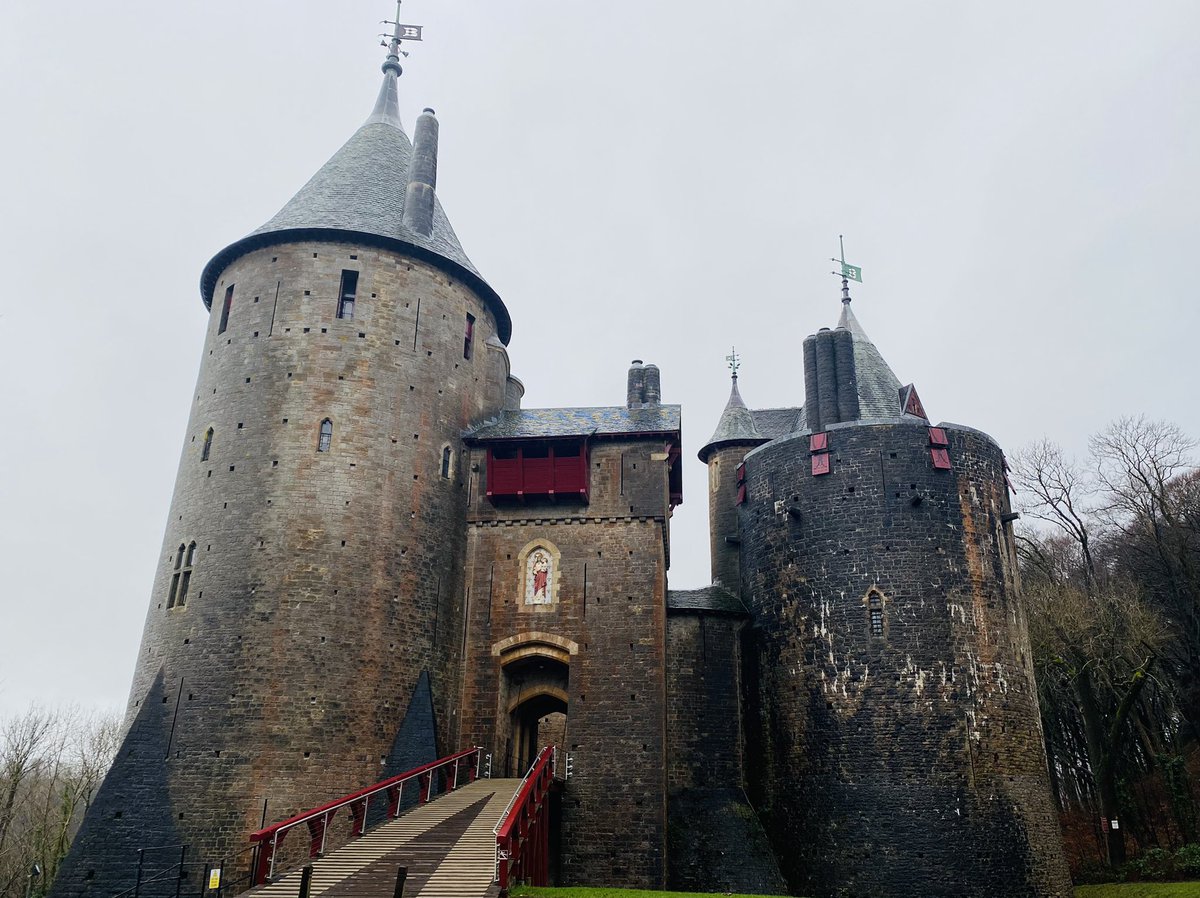 Juggling_Words's tweet photo. Woodland meander on the northern edge of the city leads to… 🏰 #YetAnotherCastleInCardiff #CastellCoch #TheRedCastle https://t.co/lBQsC9xQS6