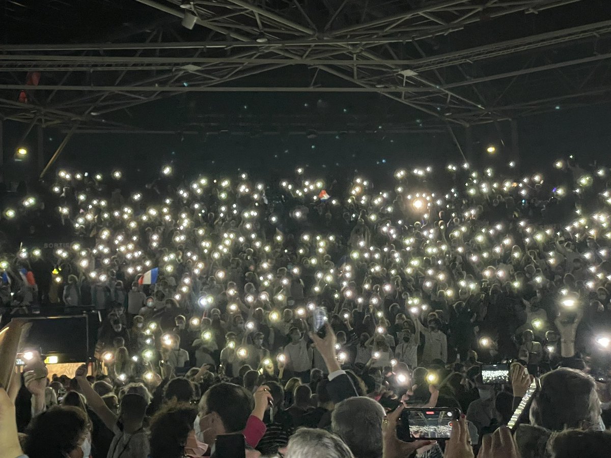 #Presidentielle2022 magnifique meeting autour de <a href="/vpecresse/">Valérie Pécresse</a> pour un discours fondateur sur sa vison de la France 🇫🇷. #NouvelleFrance <a href="/avecValerie/">Avec Valérie</a> 🚀