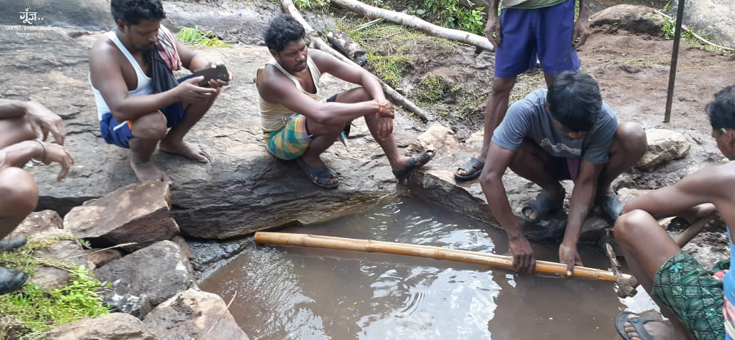 anshugoonj's tweet photo. local equipment, grassroot wisdom
Revival- of Barter economy, Value of Local wisdom and skills, Effective portrayal of collective responsibility, and where even our underutilized household material becomes a huge resource.
#dignityforwork #clothforwork #Goonj https://t.co/3EsSq1c8YO