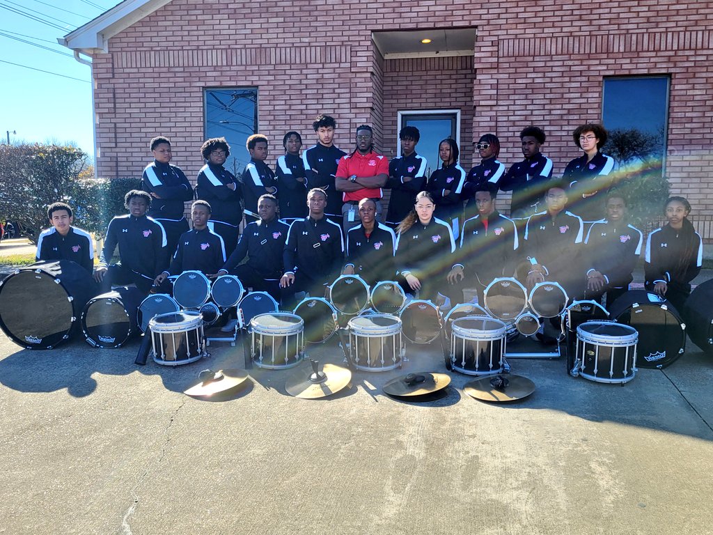 Alexander Riggins tweet media