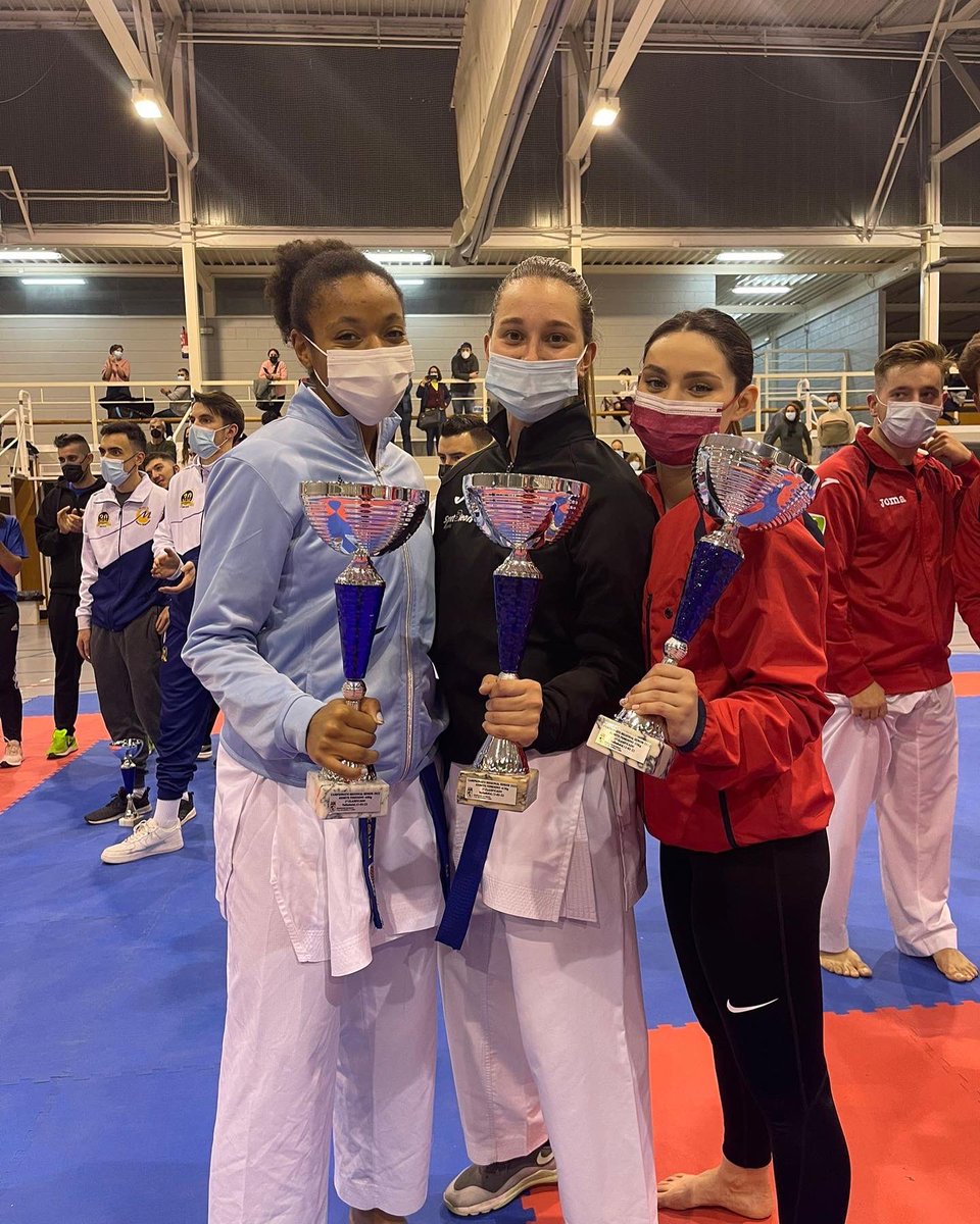 🏆Campeonato Regional🥇
Con pocas horas pero efectivas de tatami previas al campeonato y no en mi mejor momento pero seguimos sumando.
Gracias a todos los que estaís detrás luchando cada día conmigo , seguimos sumando.💪🏽
<a href="/deportesvq/">DeportesVQ</a>