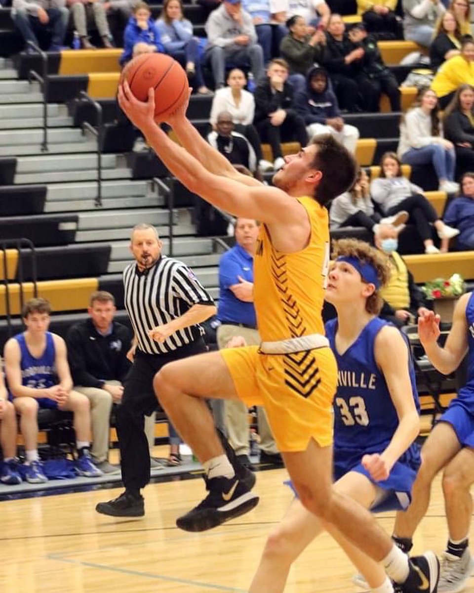 SCtigersHoops's tweet image. SC 43
Booneville 55

The boys played with Heart on Friday