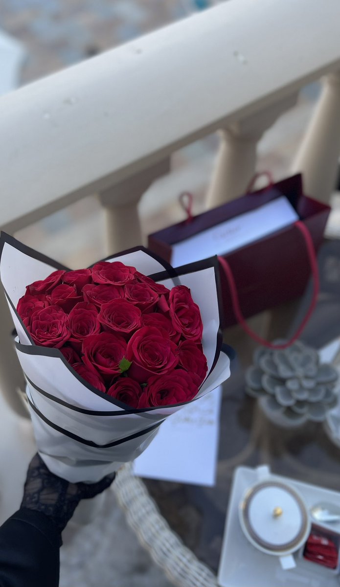 2017Vactory's tweet image. وداعًا يا عام انقضى بكل ما فيه ، مُمتنة لمرحلة الوعي التي وصلت لها لأهدافي التي تحققت  لكل لحظة مُمتنة لعامي السابق بِكل ما منحني إياه من فرح وسعاده ممتنة لعامي الجديد بكل مايحمله من الحب والجمال والسلام، اللهم اروي أيامي بغيوم الفرح واجعل أعوامي سعيدة 🤍
 #عيد_الحب