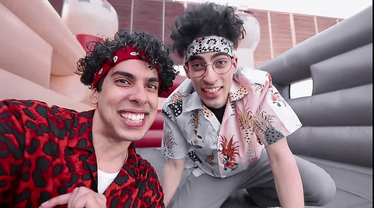 من ارررهب الحلقات اللي اسعدتني بشكل كبييرر وضحكاتهم اعطتني إيجابية وسعادة حرفيا كل أسبوع تبهروني اكثررر مررره فخورة فيكم🥺♥️الله يسعدكم🤍
<a href="/SAUDIREPORTERS/">✨ سعودي ريبورترز ✨</a> <a href="/boodyzozo/">Abdullah Bakr 🍍 عبدالله بكر</a> <a href="/zozobakrtv/">Abdulaziz Bakr</a>