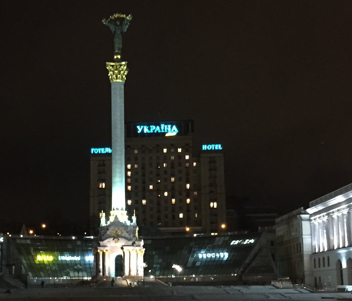 Auch schon wieder 3 Jahre her. Wie sich die Zeiten ändern. Damals alles noch so voller Hoffnung und in Aufbruchstimmung und heute....

Ob die Menschheit klüger geworden oder genau so dumm wie eh und je geblieben ist, wird sich wohl bald zeigen...