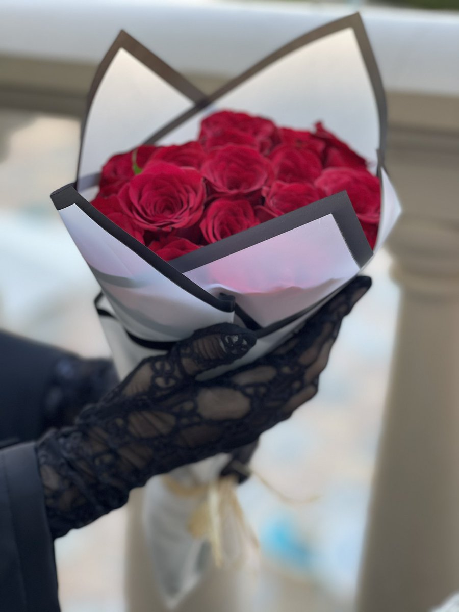 2017Vactory's tweet image. مُدللة بالفطرة ، مُدللة في منزلي و بين أصدقائي ، مُدللة عند شخصي المُفضل …
لا يغريني التواجد في مكان لا أستطيع فرد أجنحتي به بغنج و دلال 🤍🕊