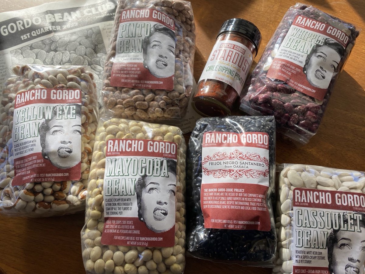 eGullet's tweet photo. Mexican food in Chicago, the Rancho Gordo Bean Club, roast chicken and root vegetables https://t.co/xjXnWRLplE, https://t.co/8B9b2EfIUz, https://t.co/DDmQAJhiPC #egullet #chicago #mexicanfood #tzucochicago #cocktails #saffron #octopus #ranchogordobeanclub #chicken #rootvegetables https://t.co/d0xFu5VgzR