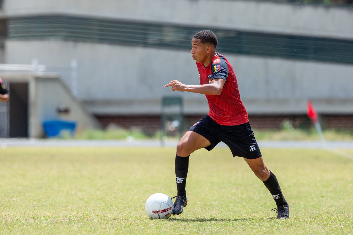 JuvenilesCFC's tweet photo. #TorneoDistritoCapital | Final | #Sub15 | ¡Imágenes del 1T frente a @ucvfccantera ! 📸 https://t.co/4507ejpKJE