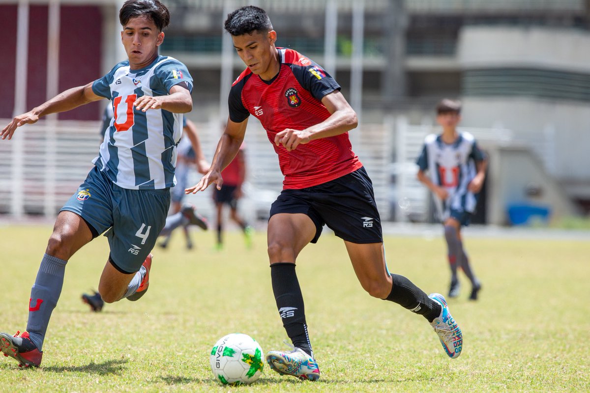 JuvenilesCFC's tweet photo. #TorneoDistritoCapital | Final | #Sub15 | ¡Imágenes del 1T frente a @ucvfccantera ! 📸 https://t.co/4507ejpKJE