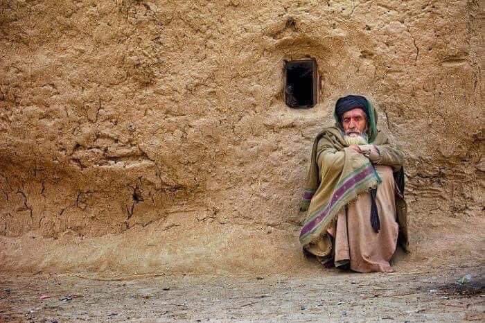 فقد الأحبة غُربة.

- علي بن أبي طالب