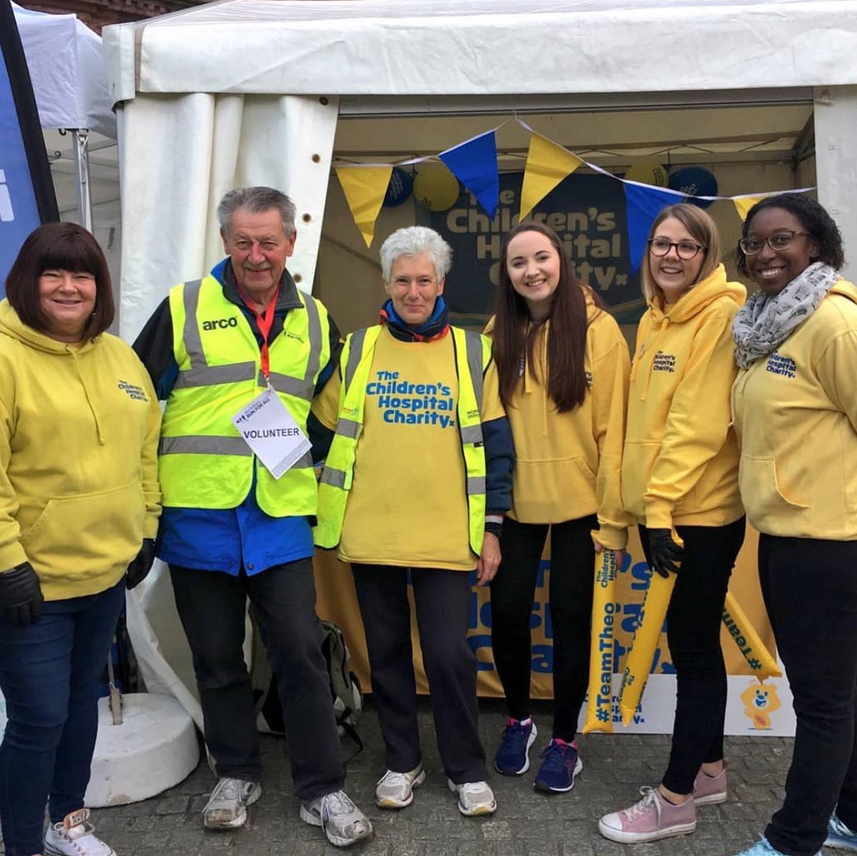 SheffChildrens's tweet photo. We need your help! 💙

Could you volunteer at the @runforall Sheffield Half on 27th March and help cheer our runners on?! 

We can promise lots of fun, loud cheering &amp; bang bang sticks galore! 🥳💛

If you are up for helping out please e-mail events@tchc.org.uk. Thanks so much! https://t.co/DJ2C3y5heZ