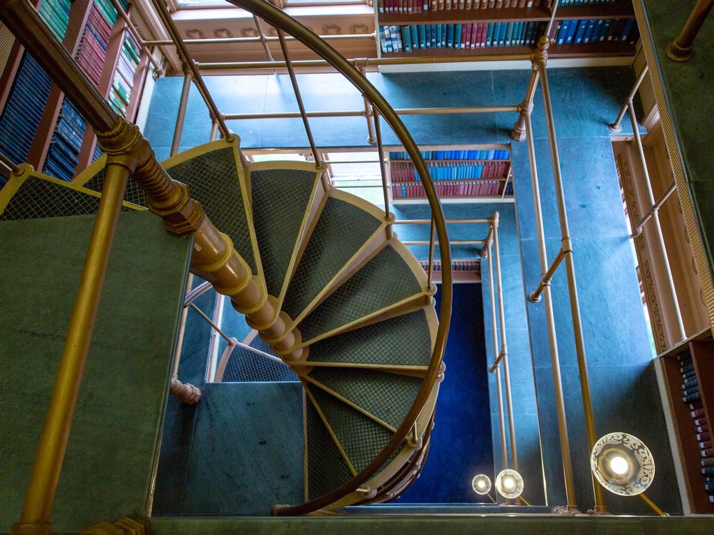 Levenger's tweet photo. #SundayReads visits the #GeorgetownUniversity Library in Washington, D.C. #RiggsLibrary was the main library from 1891 to 1970. It is one of the few remaining “cast iron” libraries in the US.
📷 @Georgetown
#beautifullibrary #library #book #books #booklover #read #Levenger https://t.co/VVmpPjOHaw